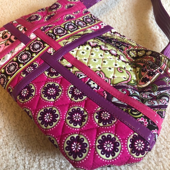 Vera Bradley Sweet Tote Very Berry Paisley - Picture 4 of 9